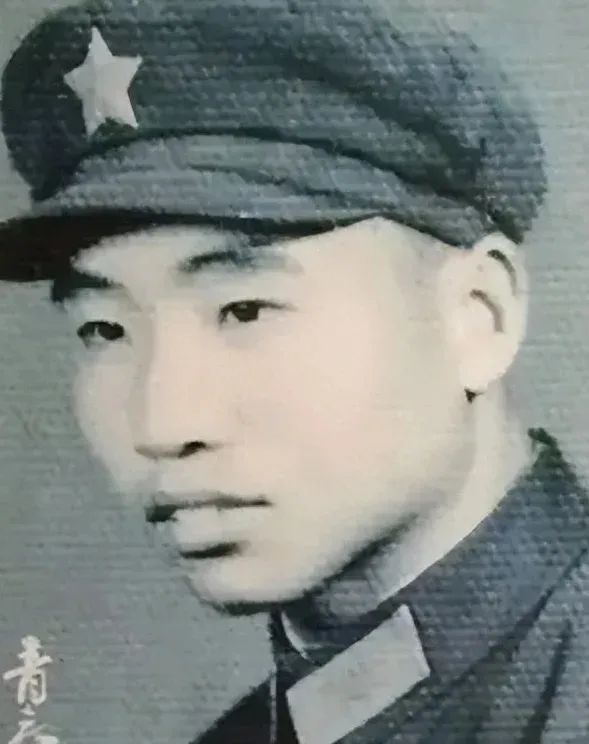 越战“烈士”滑下运尸车捡回一条命，6架战机护航转院治疗，78天后醒来的第一句话令人泪目