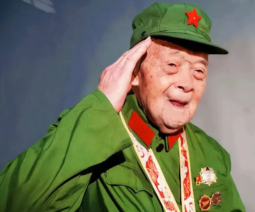 他是抗美援朝老兵，1人歼灭400名美军，复员后，却因写错一个字，干了33年临时工